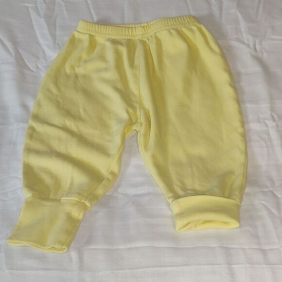 Mixed Winter Bundle with Top & 2 Bottoms!‎ - Picture 5 of 8